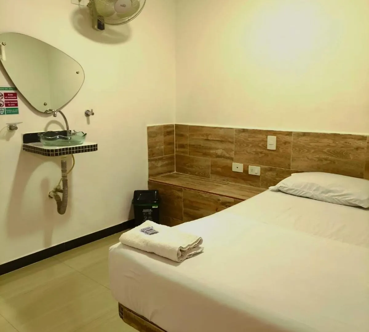 Hotel Casa Girardot Медельин Колумбия