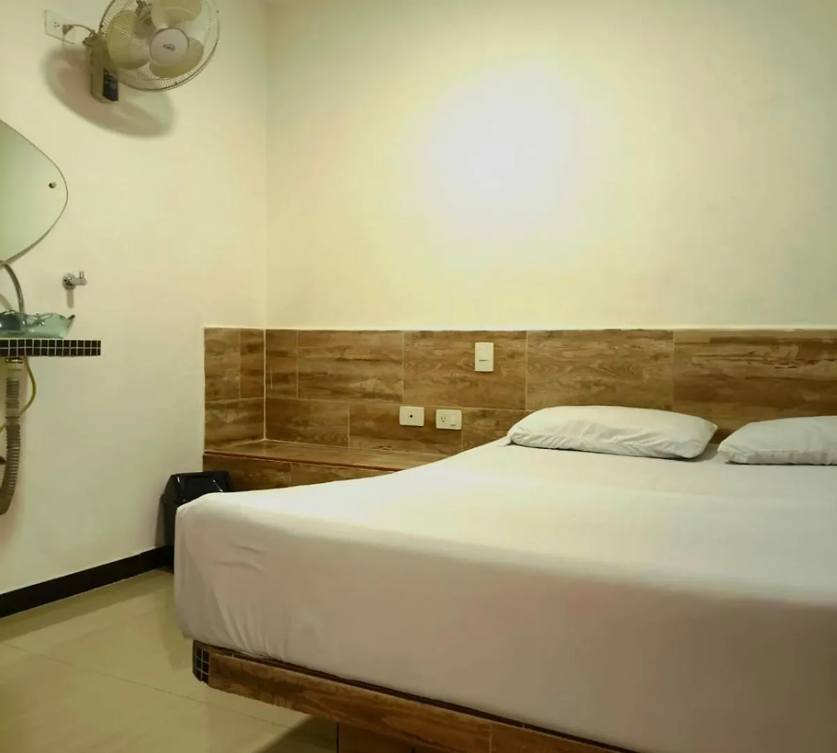 Hotel Casa Girardot Медельин Колумбия